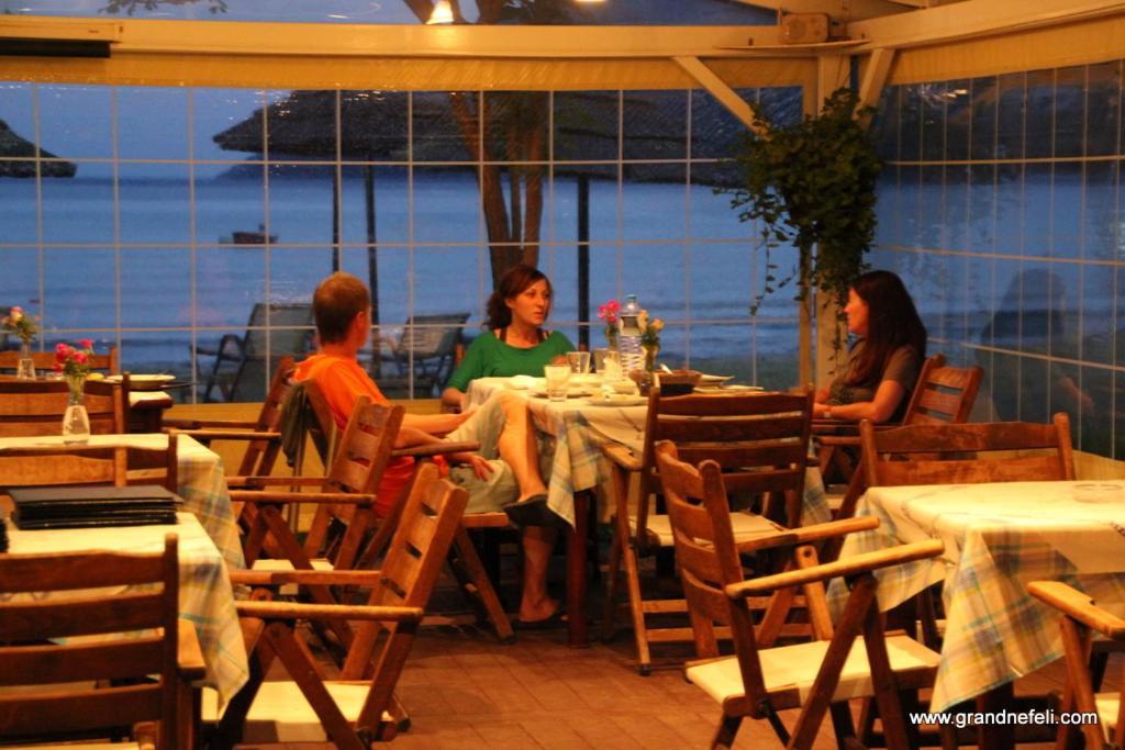 Aparthotel Nefeli Wind Club à Vasilikí Extérieur photo